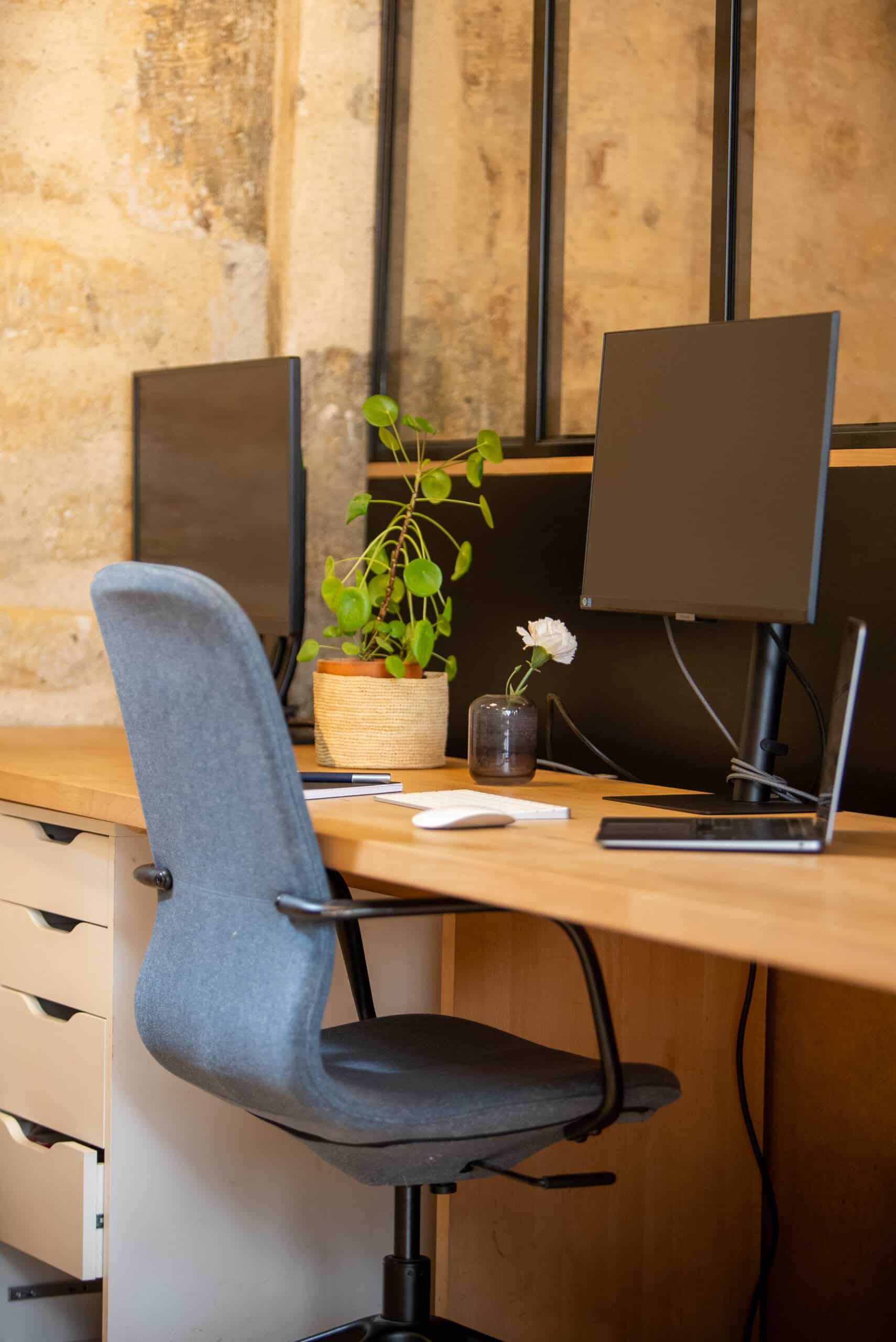 UN BUREAU À QUELQUES PAS DE MONTPARNASSE