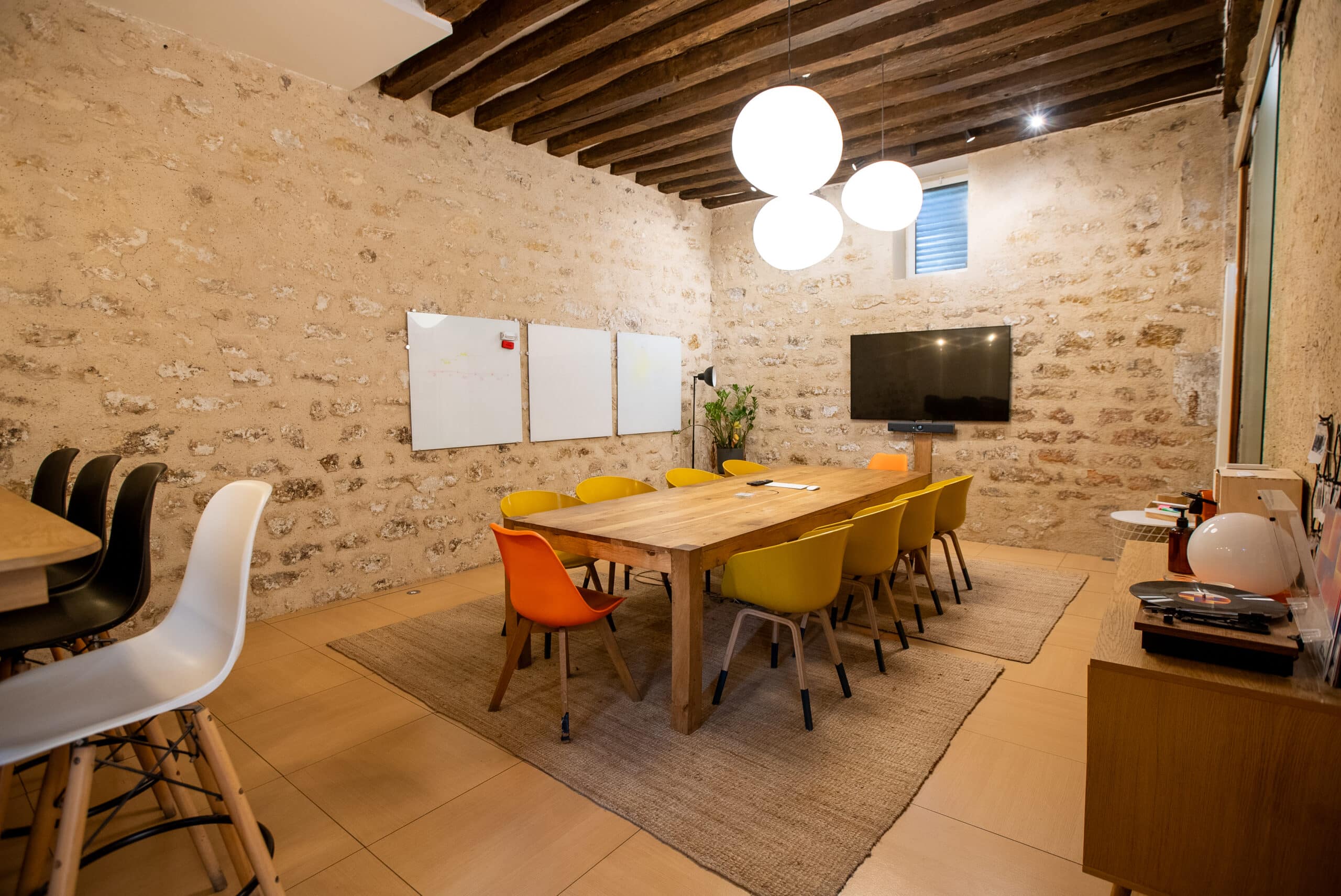 UN BUREAU À QUELQUES PAS DE MONTPARNASSE